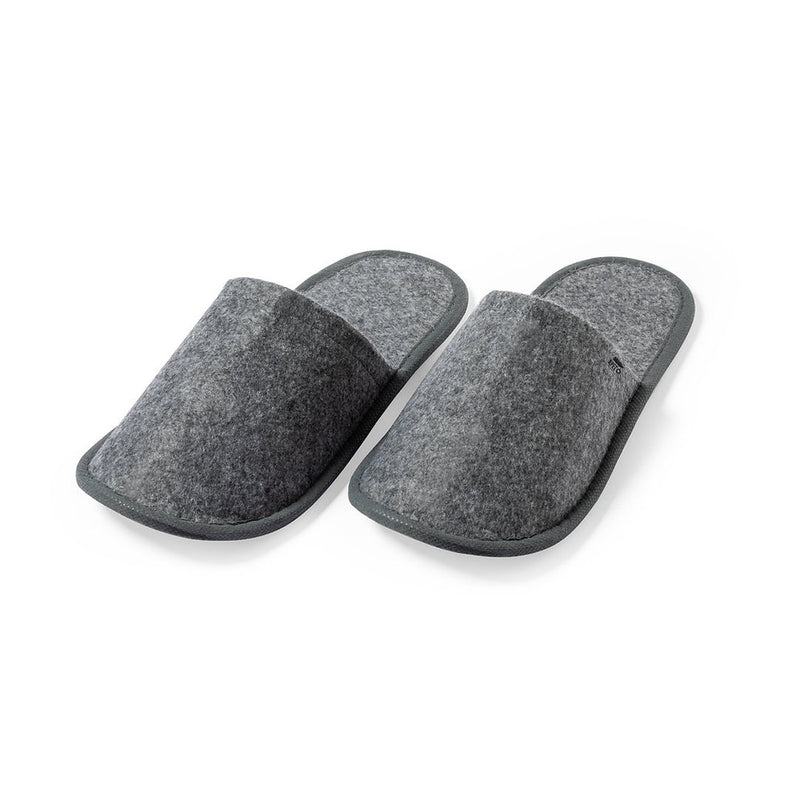Pair of unisex slippers. Made in Felt RPET